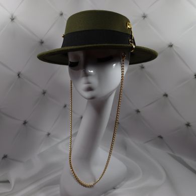 Шляпа женская Канотье Calabria с металлическим декором и цепочкой зеленая (хаки) фото