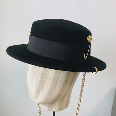 Шляпа женская фетровая Канотье с металлическим декором и цепочкой черная фото