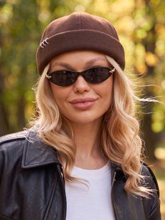 Женская кепка докер Docker Cashmere из кашемира с пирсингом коричневая (шоколад) фото