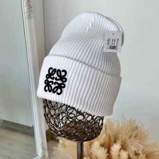 Шапка унісекс Knitted Loewe з відворотом біла фото