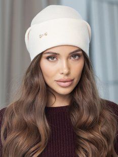 Шапка теплая Charlotte из кашемира с двойным отворотом бежевая фото