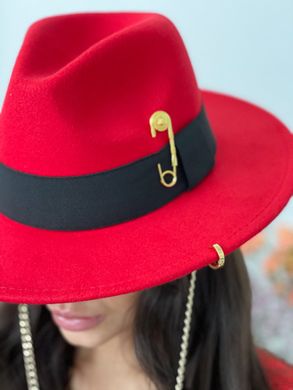 Шляпа женская Федора Calabria с металлическим декором и цепочкой красная фото