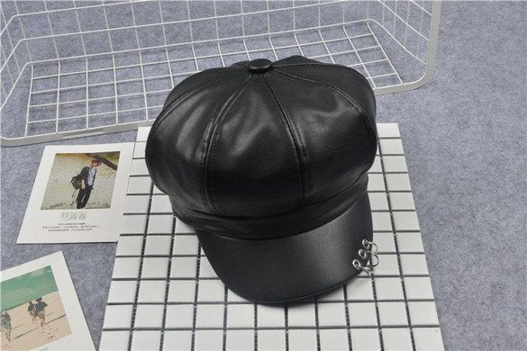 Женский картуз, кепи, фуражка с серебристыми кольцами из экокожи черный фото