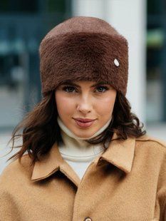 Шапка тепла Suzanne з екохутра альпаки коричнева (шоколад) фото