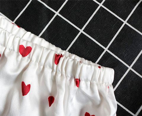 Женская пижама Love атласная: топ и шорты белая фото