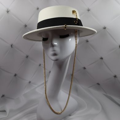 Шляпа женская Канотье Calabria с металлическим декором и цепочкой белая фото