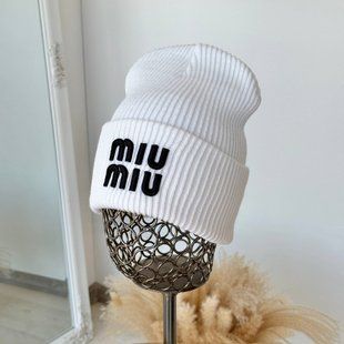Шапка унісекс Scapula Miu Miu з відворотом біла фото
