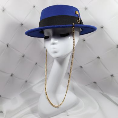 Шляпа женская Канотье Calabria с металлическим декором и цепочкой синяя (электрик) фото
